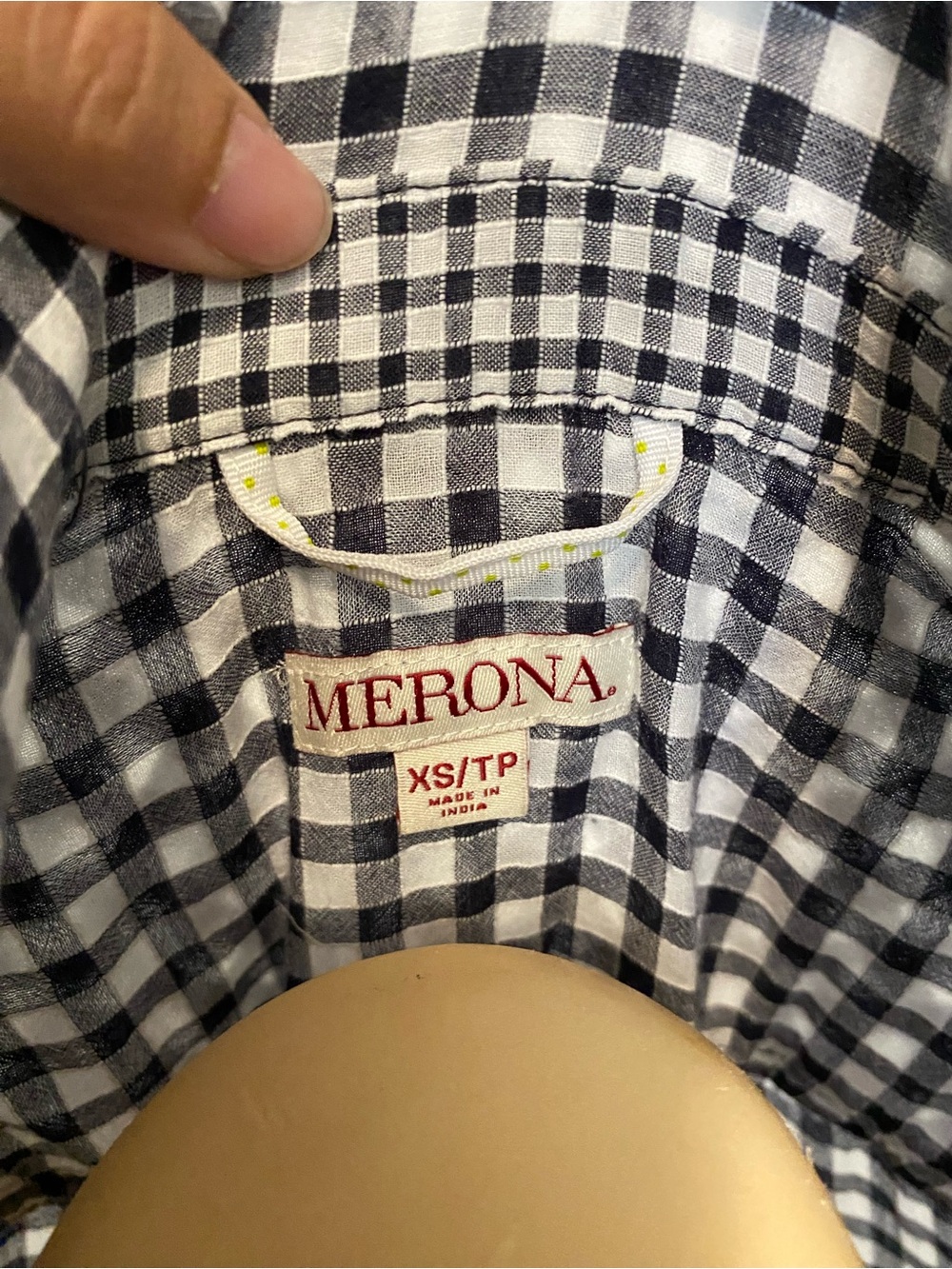 Merona Gingham Button-Down Shirt
100% cotton size xs - Picture 2 of 6